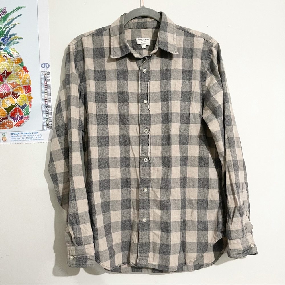 CLUB MONACO Plaid Button Down Shirt Size Medium